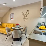 Vip Zdrojowa 6 Apartment *
