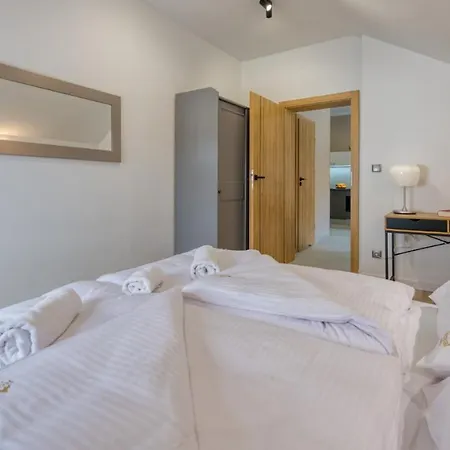 Lägenhet Vip Zdrojowa 6 *